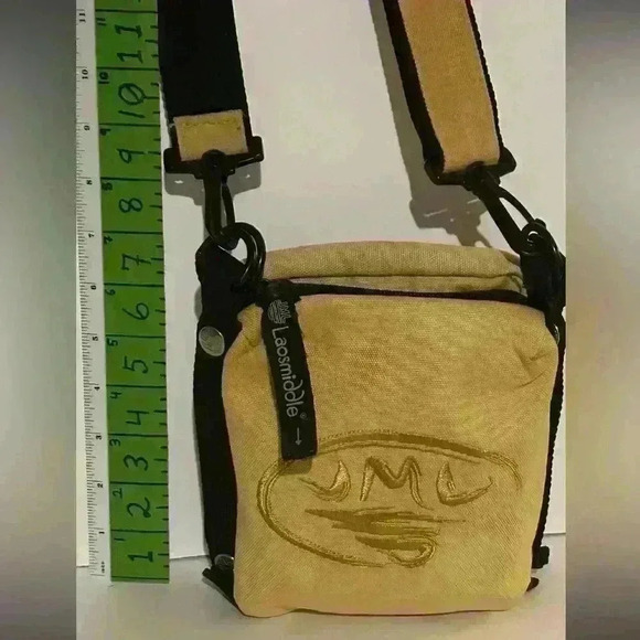 A Laosmiddle combo fanny packs / pouches w/a shoulder strap - Picture 11 of 12